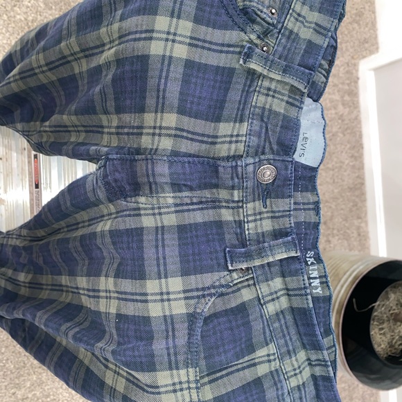 SKINNY LEVI’s 33x32 GREEN AND BLUE PLAID
RARE - Picture 5 of 7